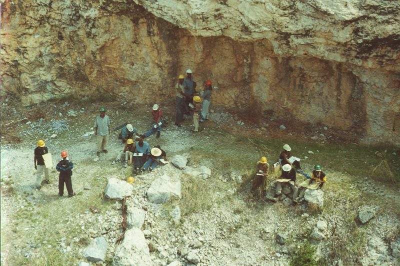 Zimbabwe replaces chrome mining ban with tighter regulations - Mining Technology