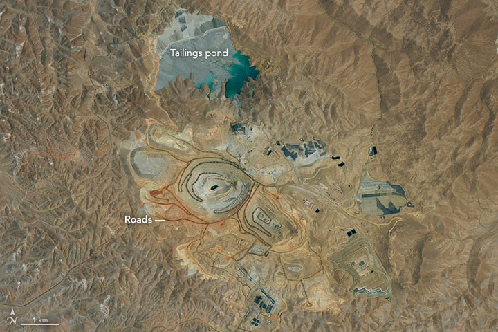 Satellite image of Freeport-McMoRan’s Cerro Verde mine. Credit: NASA Operational Land Imager (OLI) on Landsat 8.