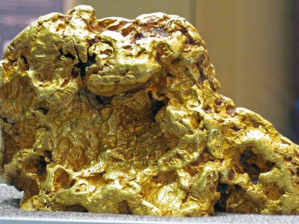1280px-Gold_nugget_(Australia)_4_(16848647509)