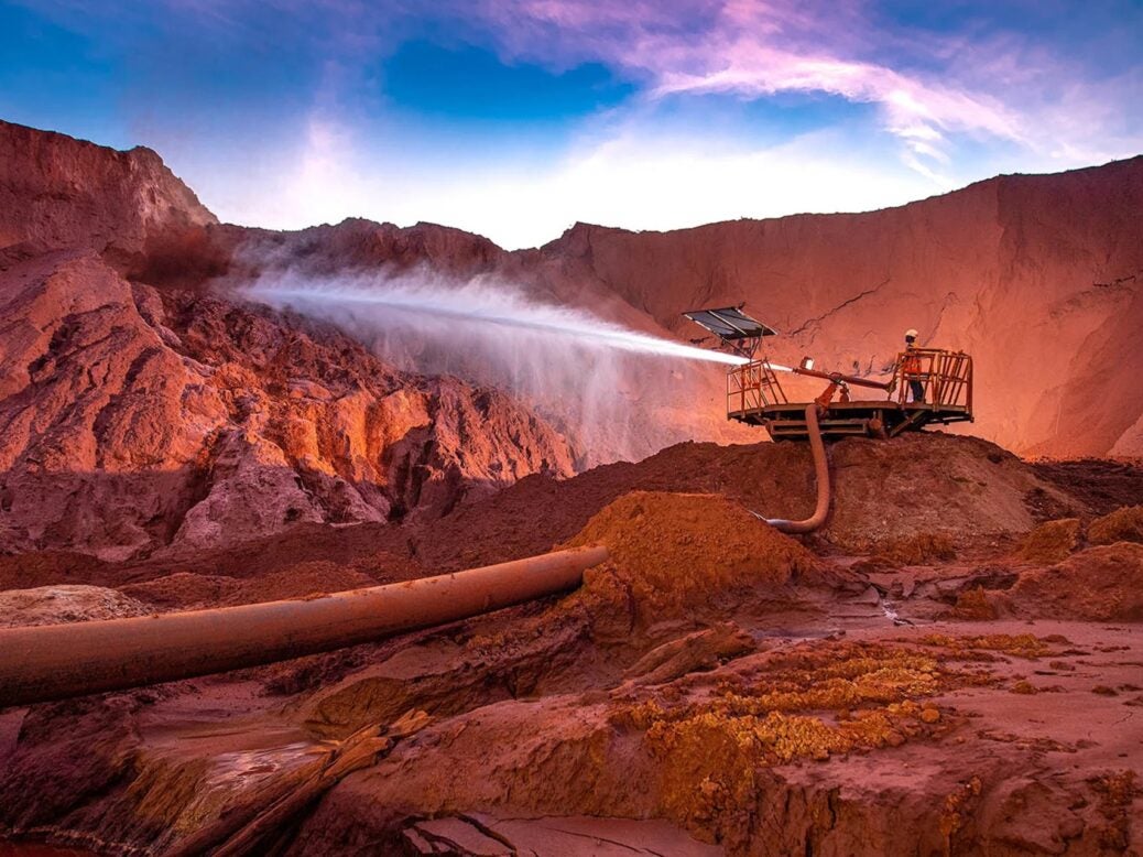 Base mineral sands