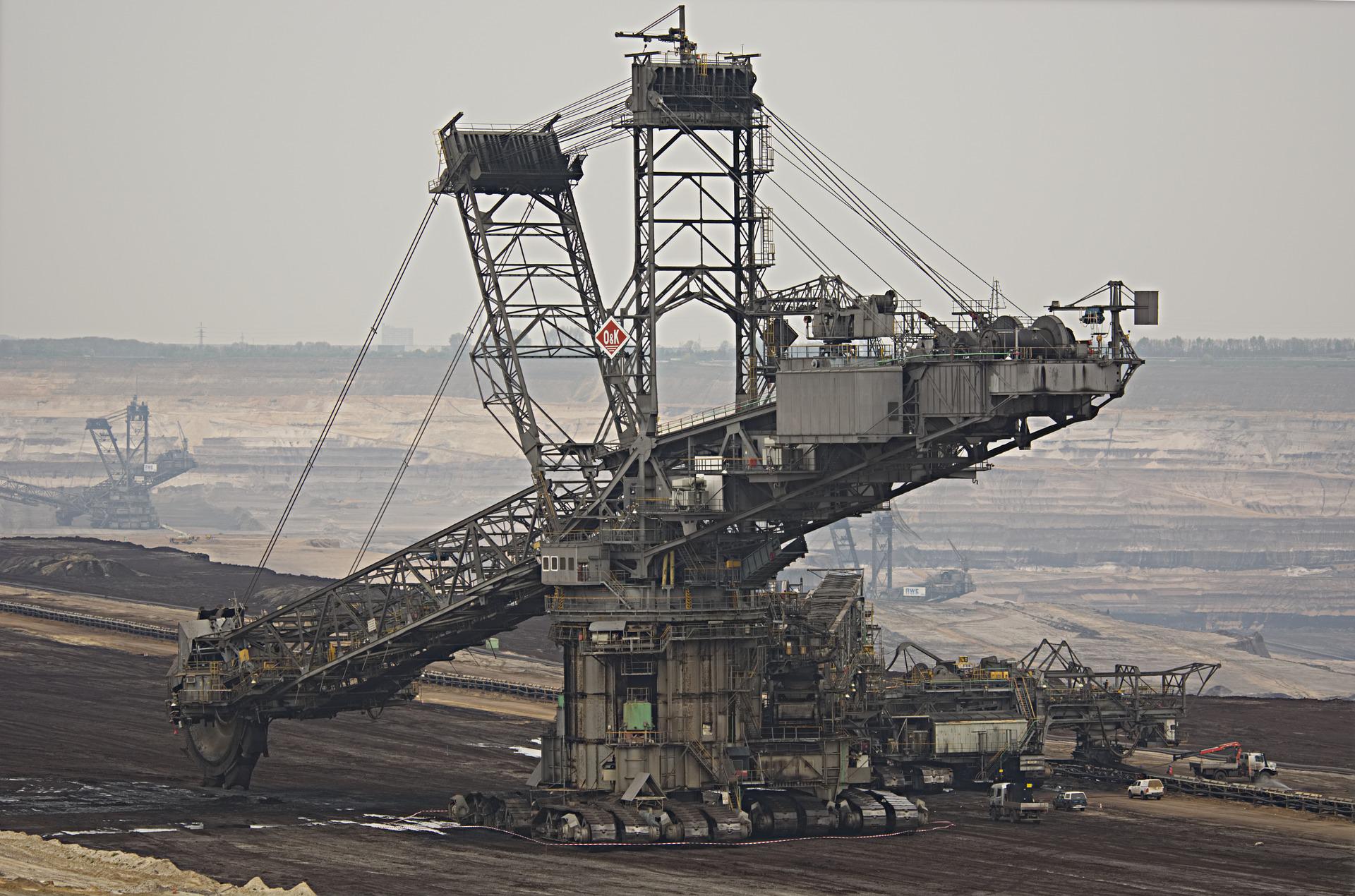 Gold Fields shareholder urges to scrap Yamana takeover deal Gold Fields shareholder urges to scrap Yamana takeover deal