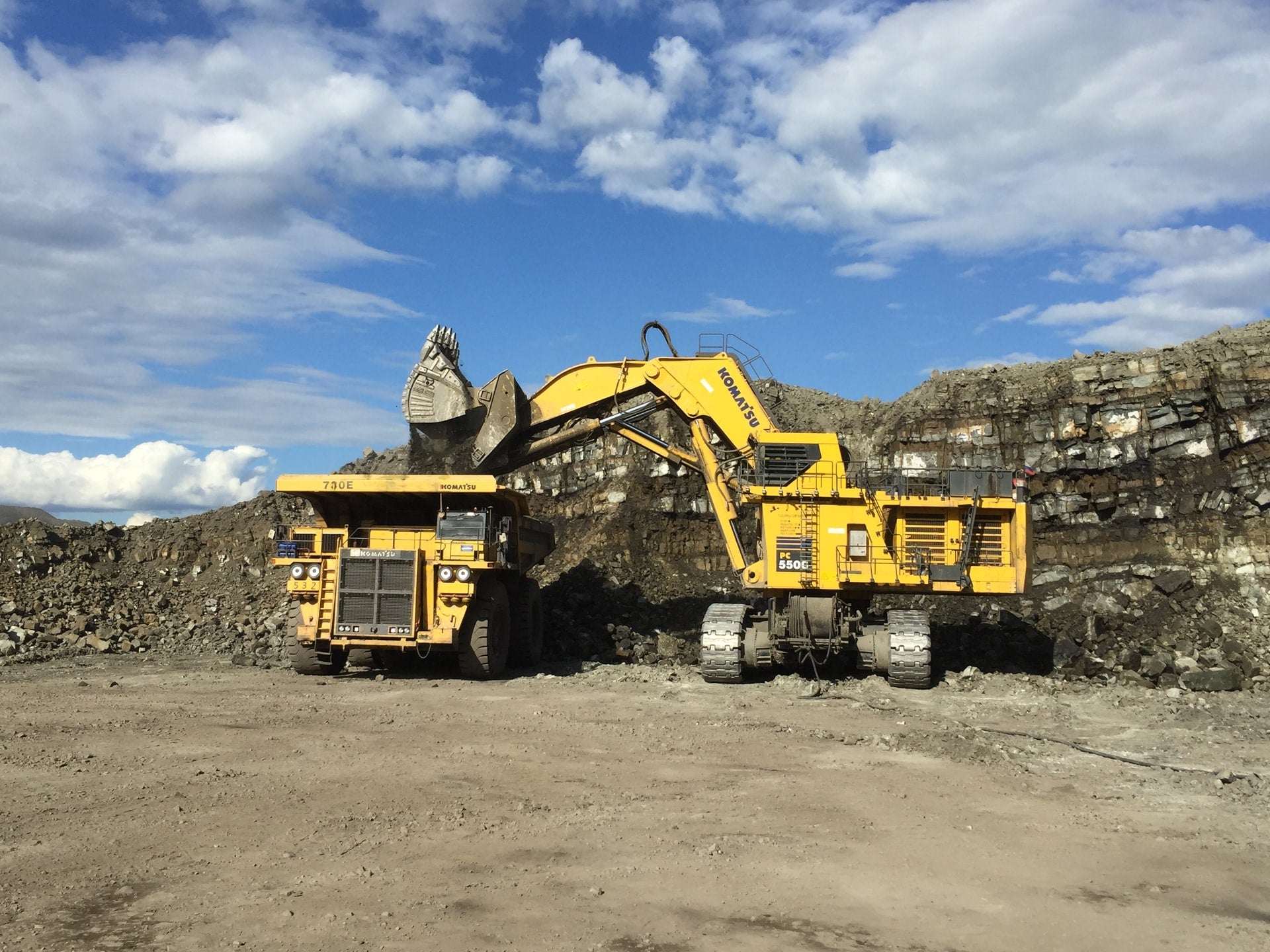 Gold Fields signs $6.7bn deal to buy Canadian gold producer Yamana - Vimarsana News