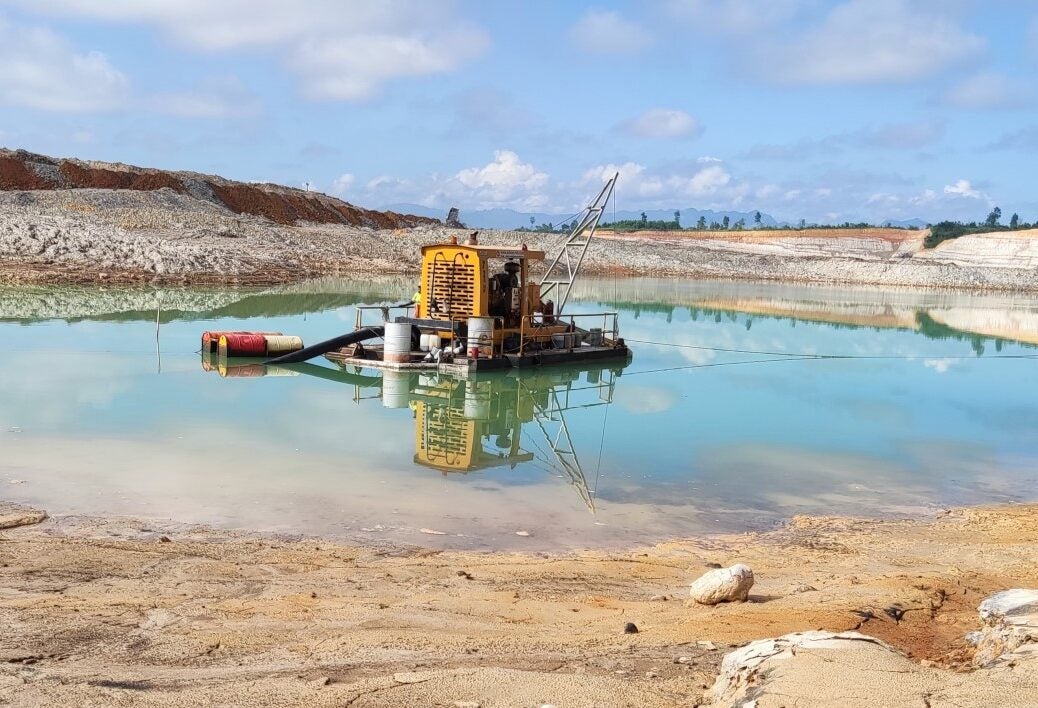 Pump in the middle of tailings lake