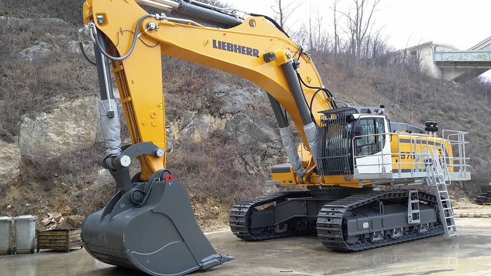Liebherr R976 excavator