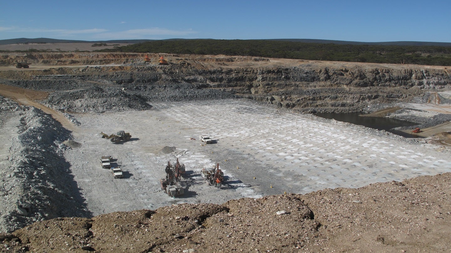 Narryer to pick stake in Canadian lithium-tantalum projects - Vimarsana News