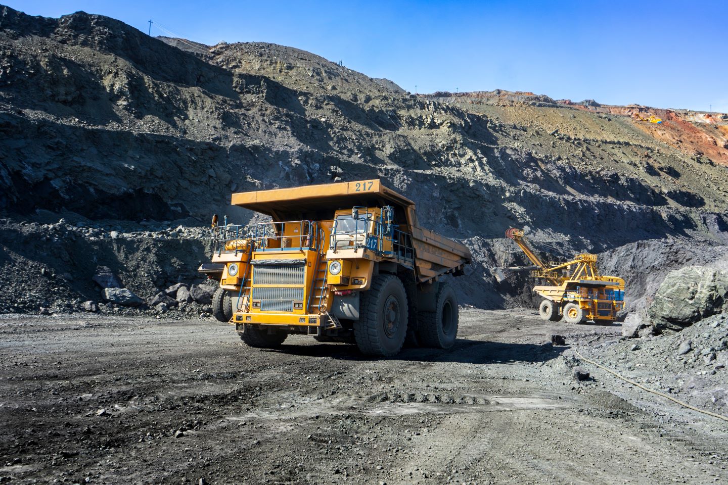 Retrofitting mining trucks: an alternative path to electrification