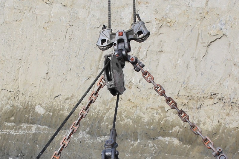 Upper hoist