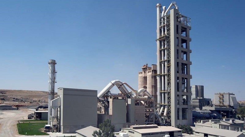 Dry grinding plants